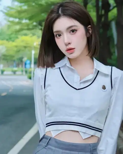 方脸短发发型 方脸女人适合的短发-好发型