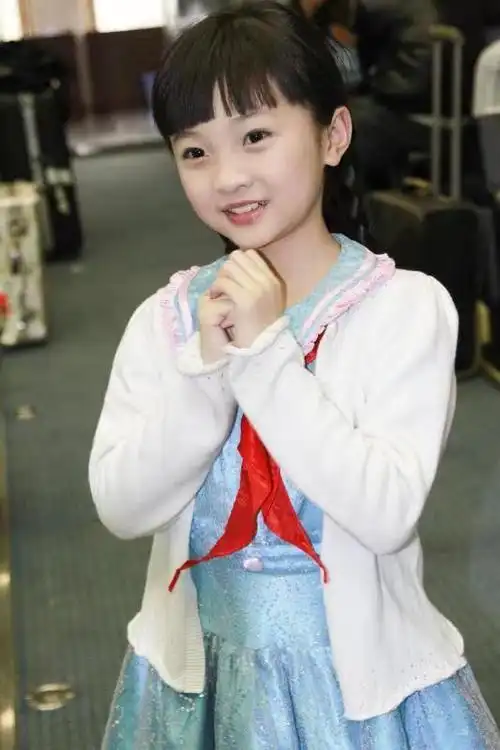 林妙可24岁神秘多变年龄难以揣摩揭秘她的成熟魅力与青春活力