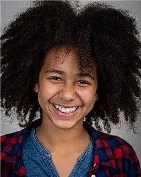 混血,女孩,非洲式发型,风格,笑