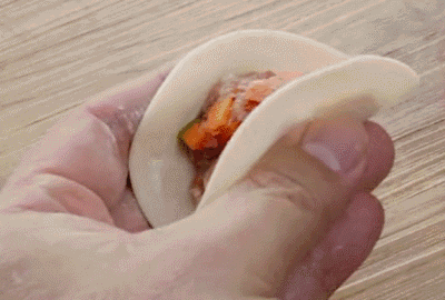 包饺子这样剁肉馅只需一分钟还有花样包饺子方法