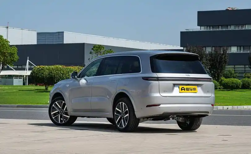 理想l9 pro版来了,便宜三万,冰箱,彩电,大沙发都还在_搜狐汽车_搜狐网