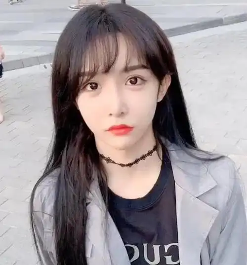 女装大佬艾比决定变性已得到父母支持开始术前绝食