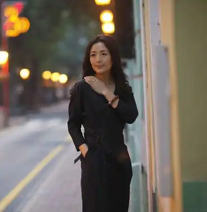 杨童舒遭男粉丝强吻 生活照曝光(组图)