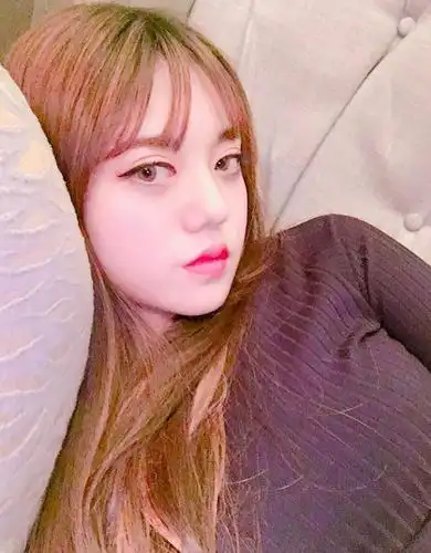 朴沁馨~网络红人.女头.韩风.长发.来源于ins.自截ins
