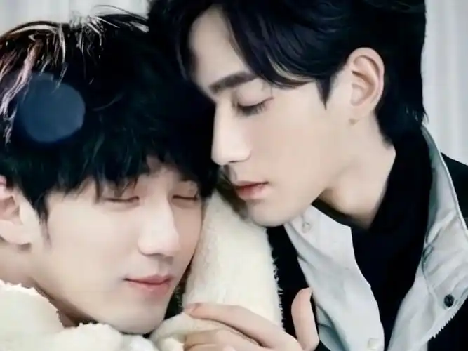 朱一龙 |白宇 贴贴~感觉空气都是甜的