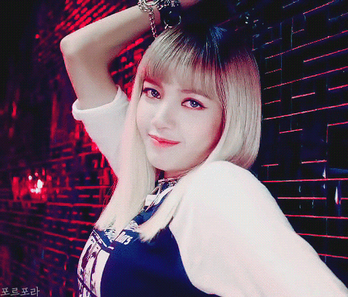 可盐可甜的#blackpink# 成员#lisa# 笑起来超可爱