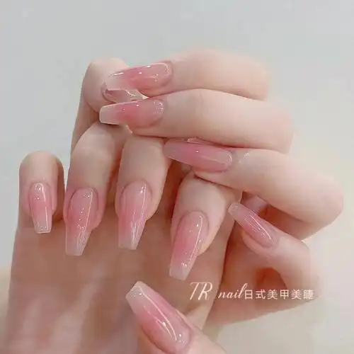 纯欲风腮红美甲