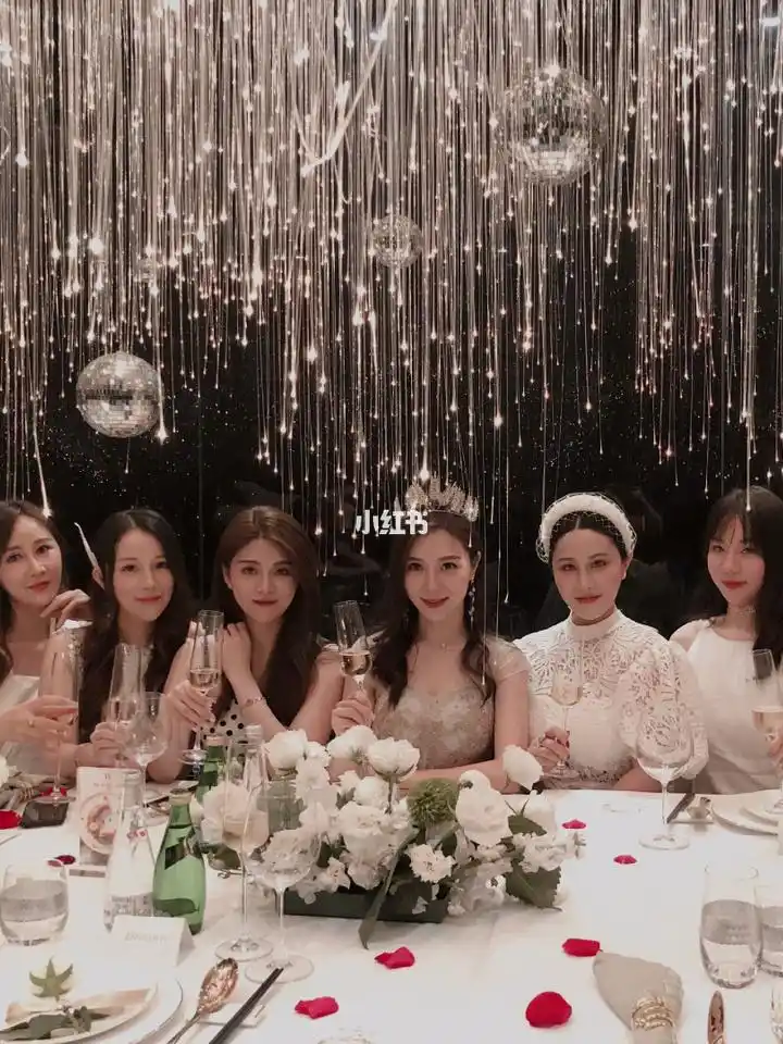 闺蜜生日聚餐w be with you 满天星空陪伴你