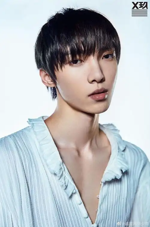 赵磊月出时刻发歌好浪漫