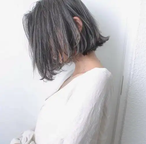 最新短发挑染头发图片大全