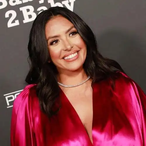 瓦妮莎继承科比140亿遗产胖到200斤脸也漂亮比卡戴珊有气场