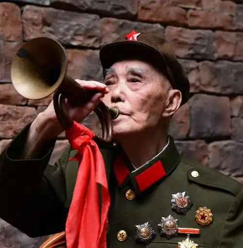 中国人民解放军107种标准军号:常见有冲锋号,紧急集合号,起床号,出操