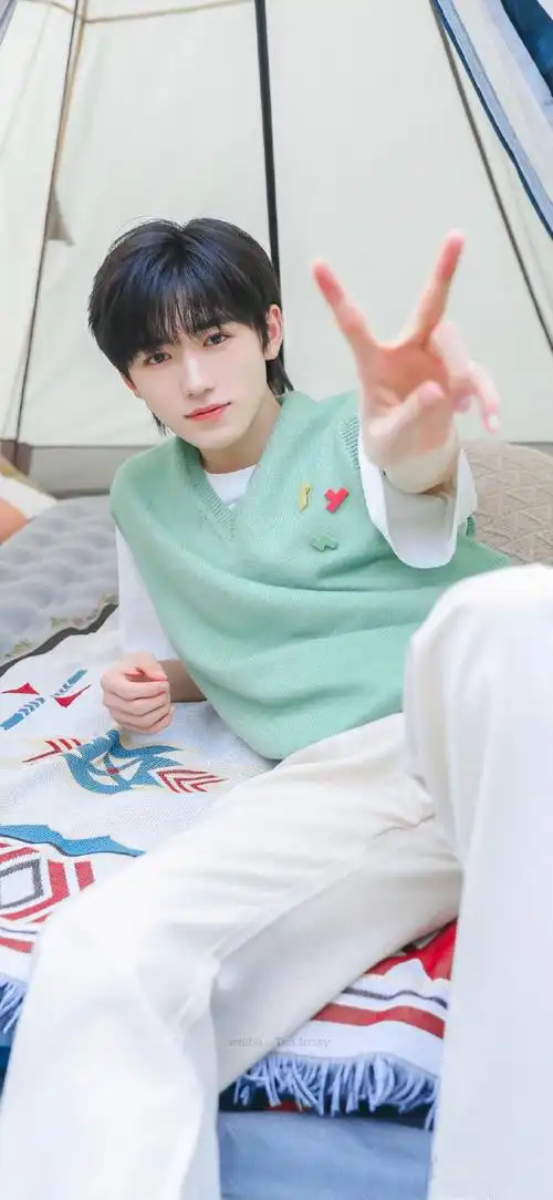 宋亚轩90更新壁纸96#宋亚轩