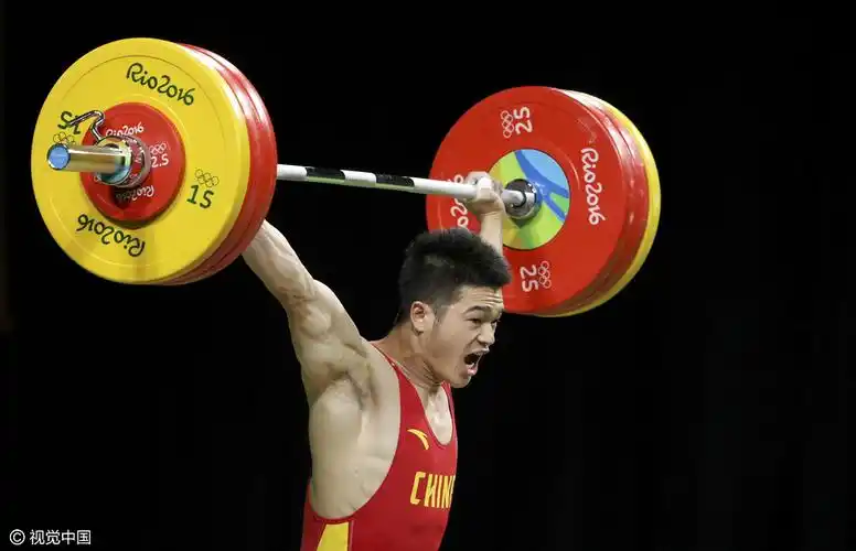 男举69公斤级 石智勇摘举重第3金