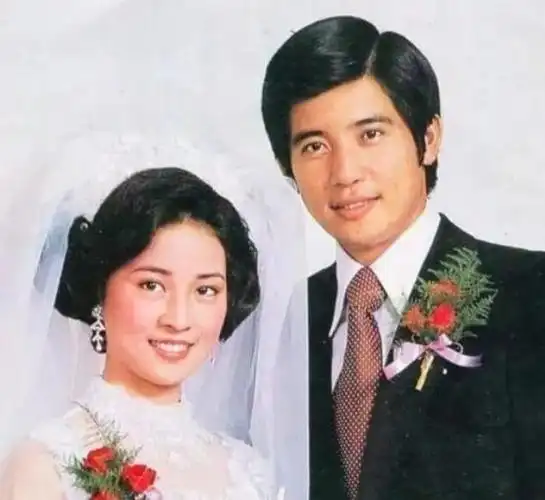 秦汉儿子:爸爸与林青霞纠缠20年,他至今未婚却有一个2岁的女儿