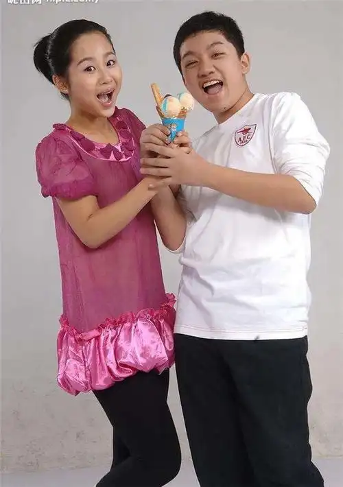 礼服,男明星,男明星西装,男明星婚纱照,男明星礼服,尤浩然结婚照图片