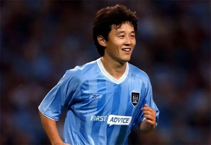 足球运动员简介(已退役的孙继海,足球生涯亮点不断,他老婆是个川妹子