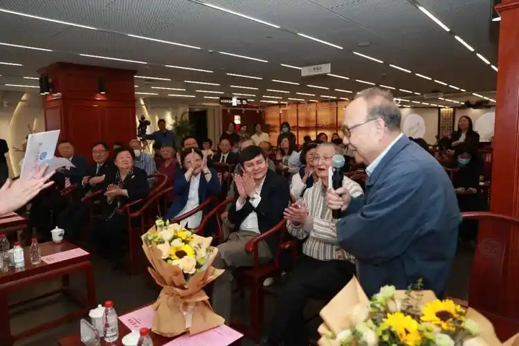 大道践德——钱惪教授捐赠纪念展在复旦大学上海医学院开幕