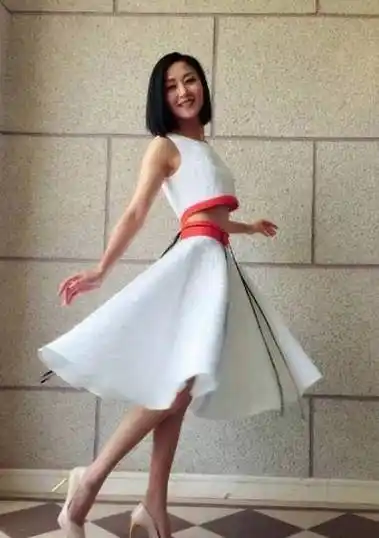 万绮雯跟甄子丹分手后,嫁给了认识7天的编剧,现在怎样了?