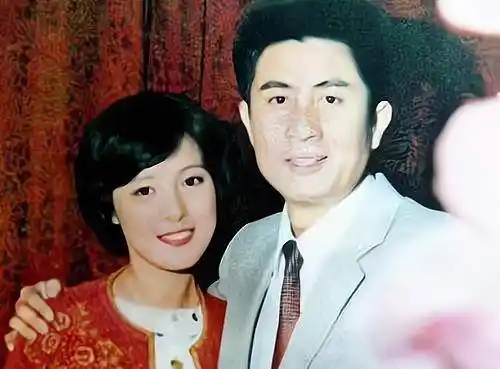 张瑜凭借《庐山恋》走红,进修归来得不到市场的认可_张建亚_时候_美国