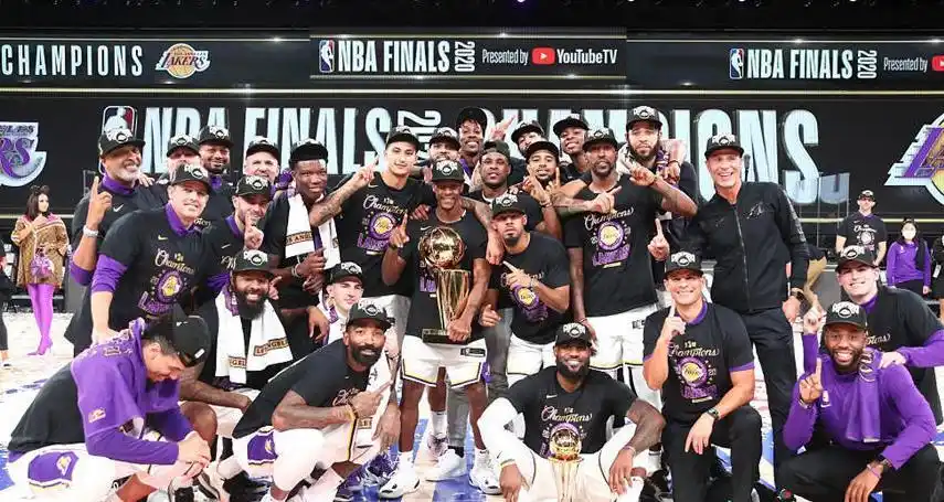 2020年这一冠,湖人队不仅追平历史第一,还迅速完成重建!