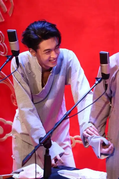 关注打开新页*拿图点赞吱声*可惜你不是秦霄贤也成为不了我的避风港