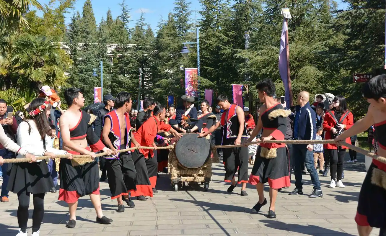 元旦假期 到云南民族村体验神秘的佤族"木鼓节"
