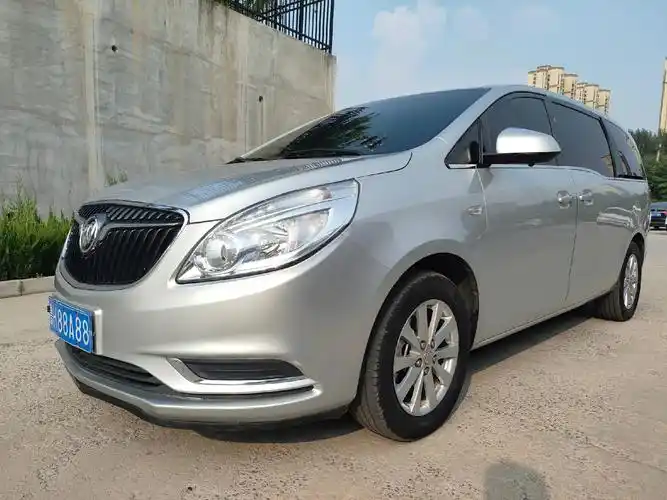 刚刚到店:17年 别克gl8天尊25s, 七万多公里,审保一 - 抖音