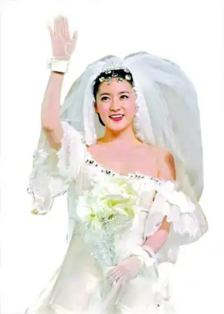 李英爱大婚昔日唯美婚纱照回顾组图