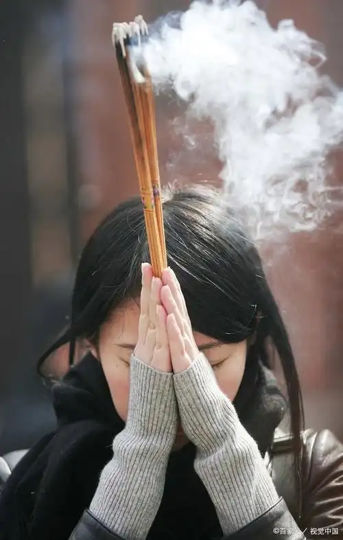 正确的敬香手势?