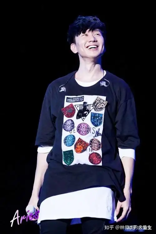 有哪些适合做壁纸的林俊杰图片? - 知乎