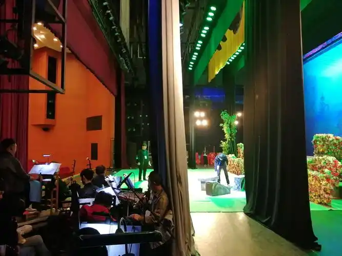 舞台布景道具布置