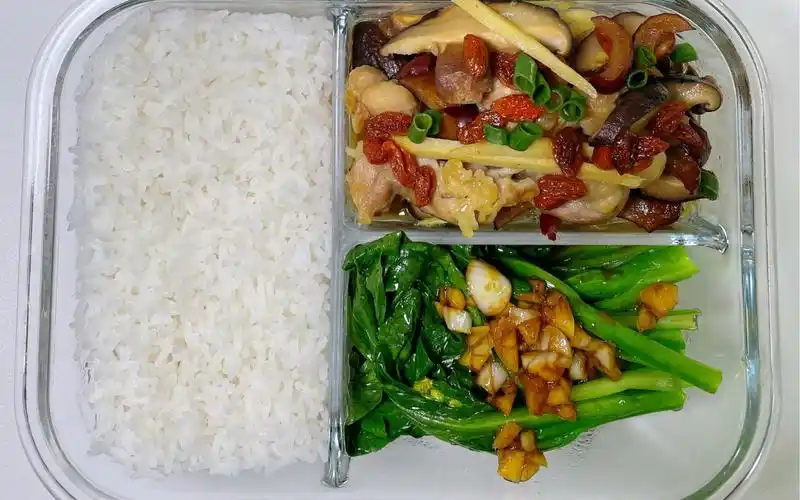 省政府,不超10元一顿带饭上班|第93顿,便当吃:香菇蒸鸡 白灼菜心