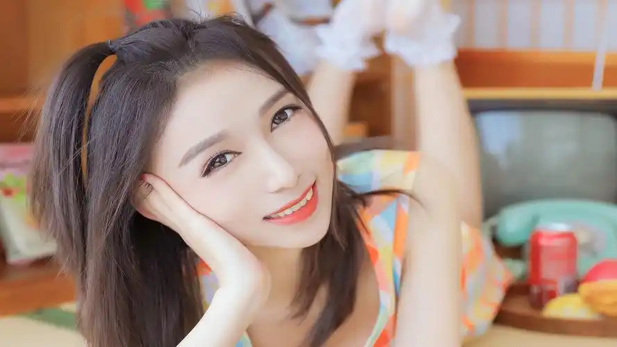 首页 桌面壁纸 美女壁纸 长发性感美女卧室写真图片壁纸 1920_1080