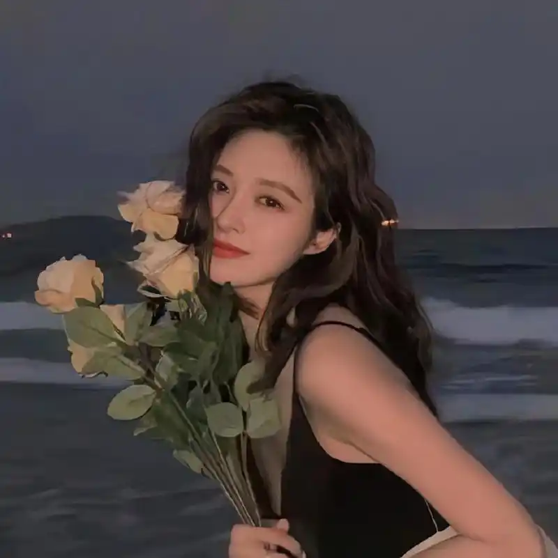 温柔氛围感捧花女生头像 #女生头像# #氛围感女生头像# #优质女生头像