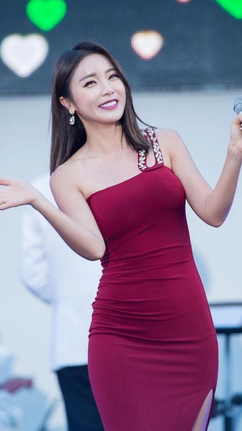 韩国女神洪真英写真,这颜值气质太美了,做你女朋友好不好