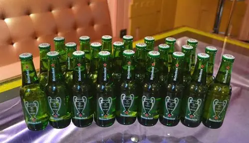 【凯奇ktv】晚场8小时欢唱 百威啤酒6瓶美食套餐