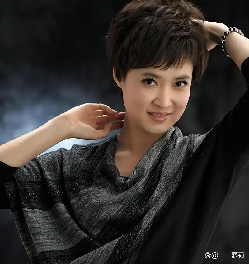 央视主持人桑晨:21岁进央视,工作29年零绯闻,丈夫身份至今成谜