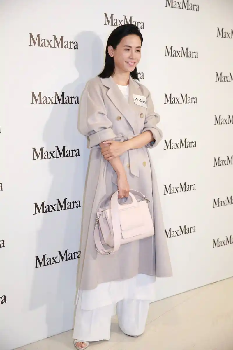 宣萱靓丽出席活动,大气有范,尽显优雅气质!