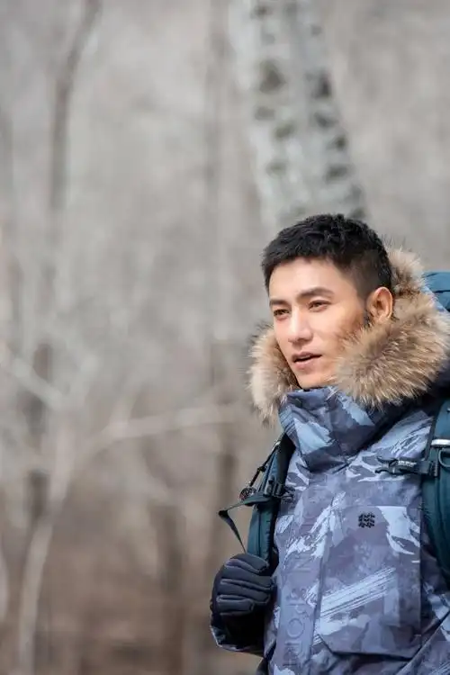 陈坤最新时尚大片曝光 讲述秋日露营故事