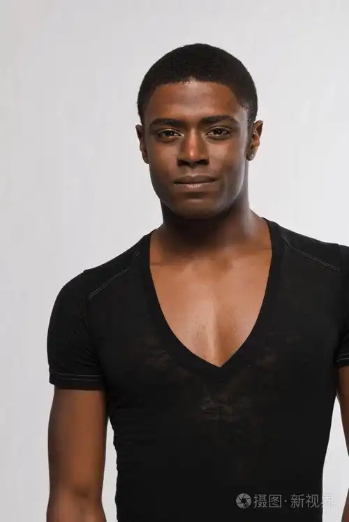 3684*5520px发票合同问题/黑人男子人查看作者其他作品查看更多>黑人