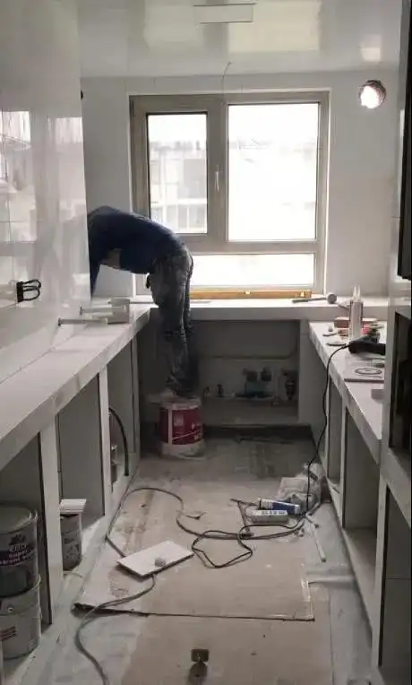 入住几年后才发现这样装橱柜真好,耐用又美观,邻居看了都羡慕