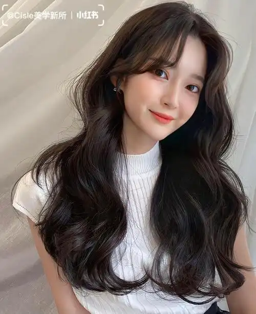 慵懒大波浪烫发气质美丽 圆脸方脸适合提案