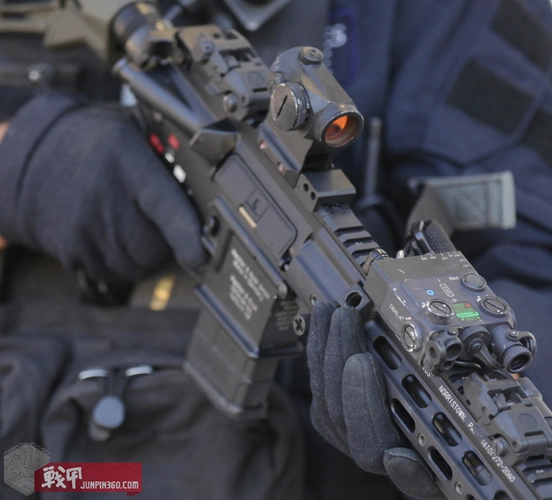 grasso进行采访视频《the first and only female lapd swat officer