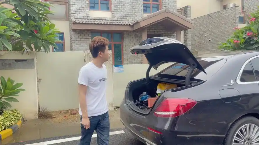 有些人一出生就站在金字塔顶端 然而有些人努力一辈子还不如别人的