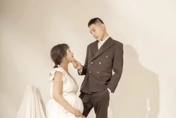 大美:大家有喜欢我家孩子的,可以给对面的账号点点关注,里面会发一些"