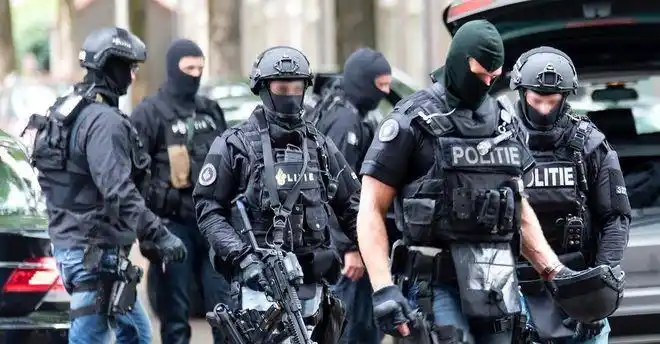 各国军警,谁最酷? 36图_网易订阅