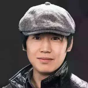 从第 1 代小米手机发布起,姚亮就主导了几乎所有的小米核心创意策划