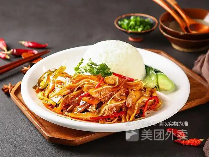 凉拌猪耳朵饭图片