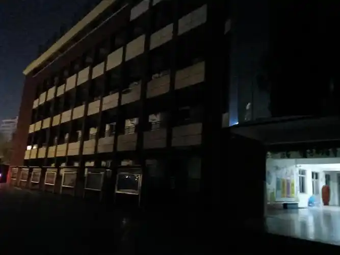 关于我大晚上跑去学校拿东西这件事